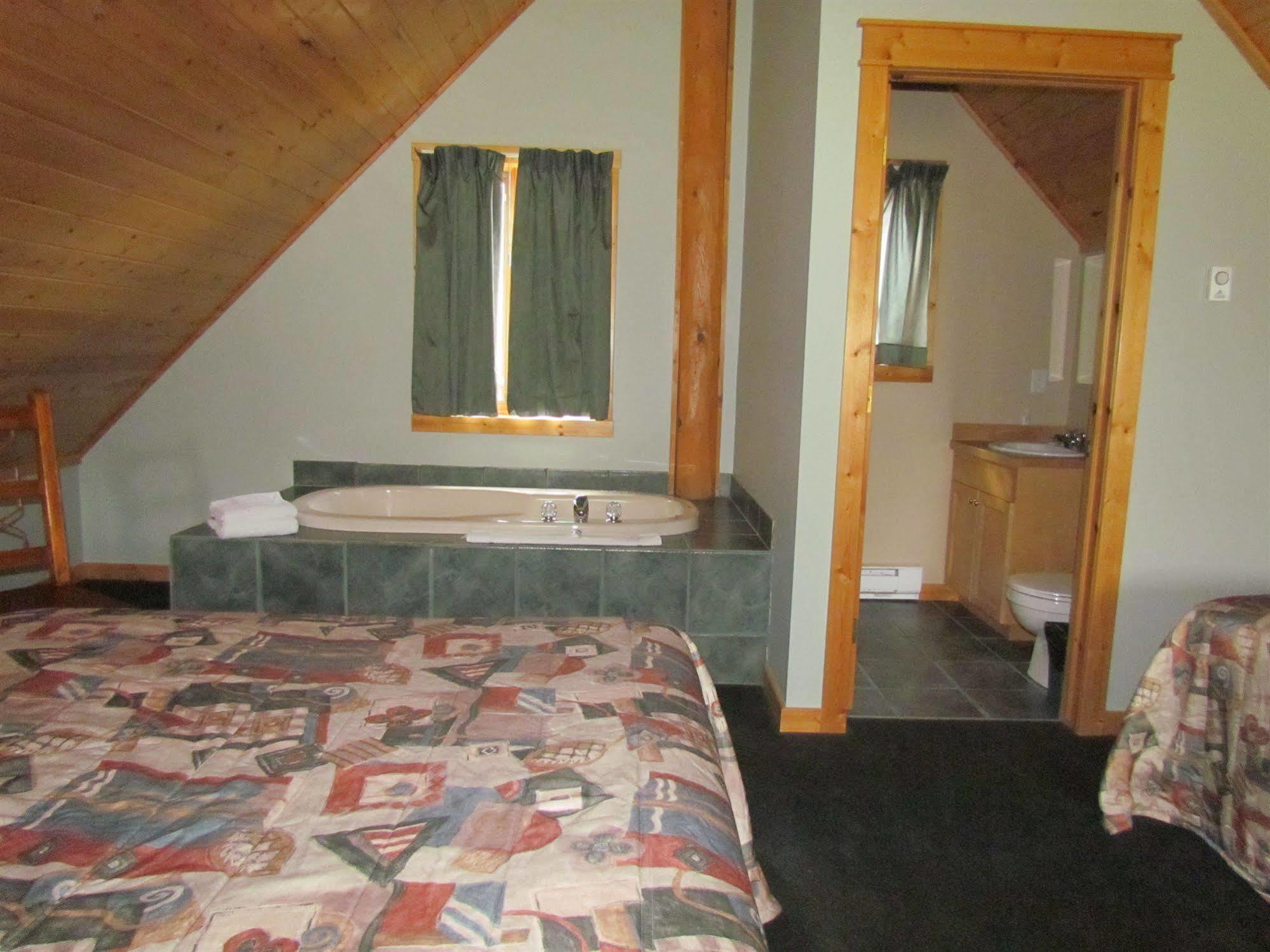 Chancellor Peak Chalets Parson Exterior photo
